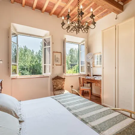 Charming * Lucca